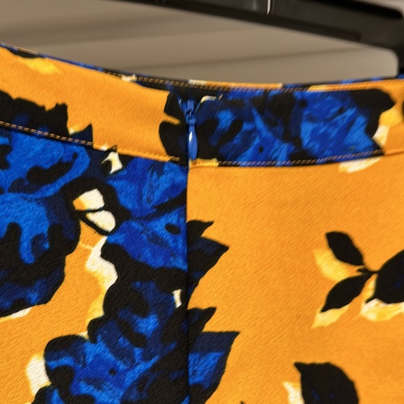 Beautiful Gold and Royal Blue Skirt - Picture 4 of 4